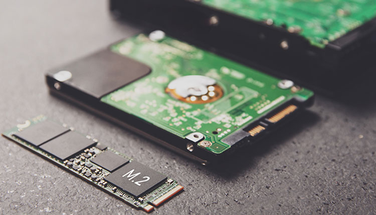 چرا CD جایگزین فلاپی شد اما SSD جای HDD را نگرفت؟